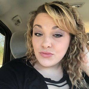 Meet your Posher, Pamela